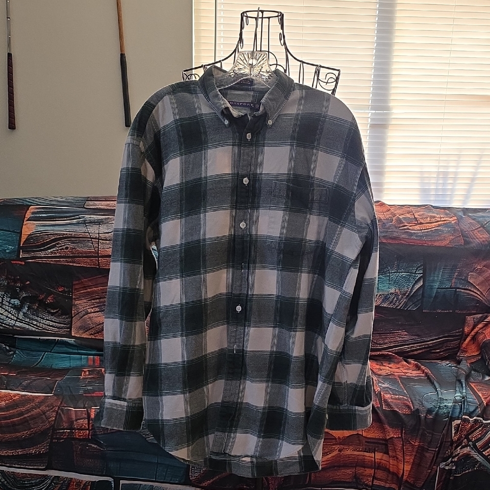 Norsport Men's Green Plaid Shirt Button Up In Medium 100% Cotton